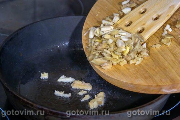 Курка з мигдалем