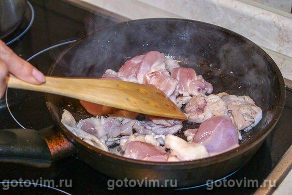 Курка з мигдалем